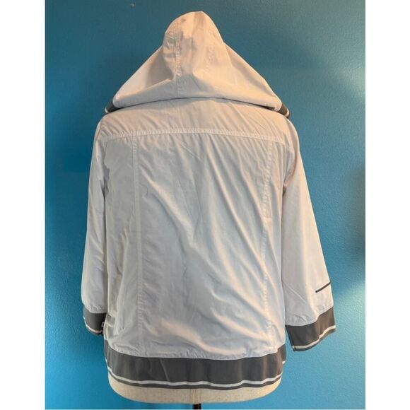 Chico's Zenergy Light Jacket Lined Pockets Attached Hood Zipper Snap Close 2 12 - Picture 2 of 9